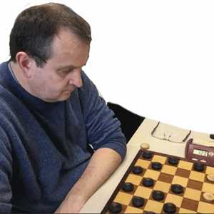 Jacky, un gérant de club d'échecs à Cambrai