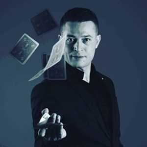 MagicOzim, un magicien à Antibes