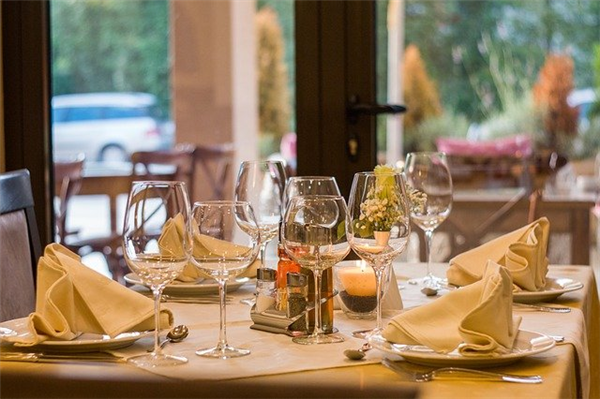 3 raisons de privilégier un restaurant cacher dans une ville pleine d’affluence comme cannes