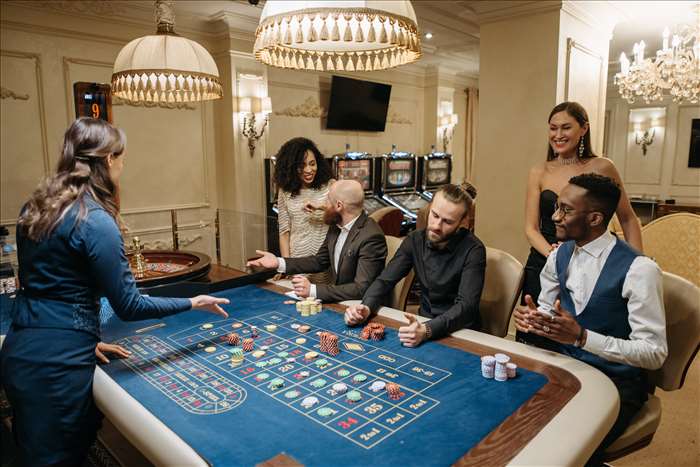 Comment jouer à la roulette en ligne : les règles et les stratégies